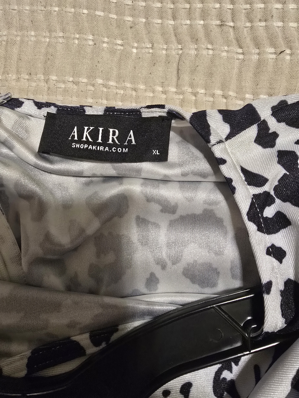 AKIRA Black and White Animal Print Snow Leopard Bodysuit Jumpsuit SZ XL - Picture 4 of 6
